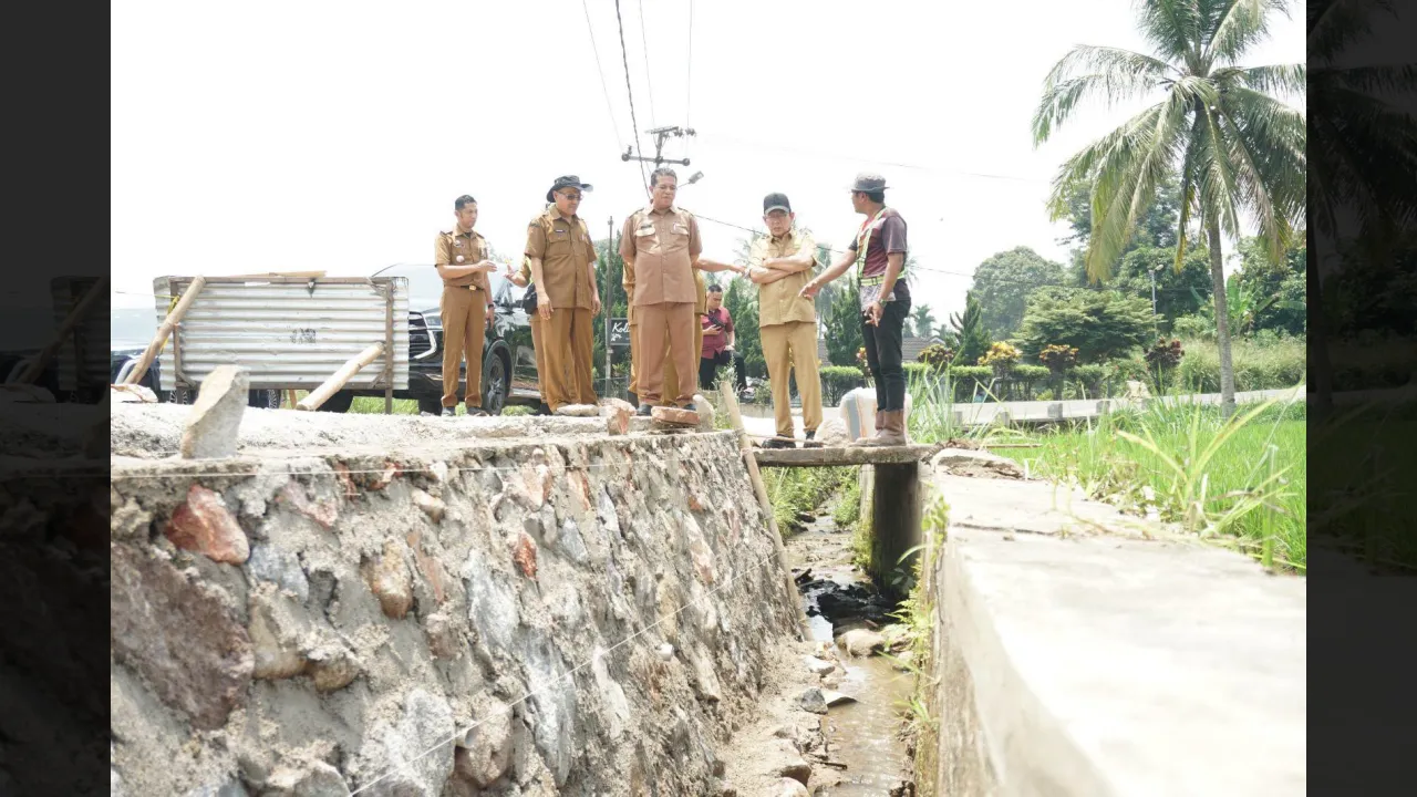  Tinjau Proyek Pembangunan, Wali Kota Payakumbuh: Jangan Ada yang “Bermain” di Proyek Pemerintah